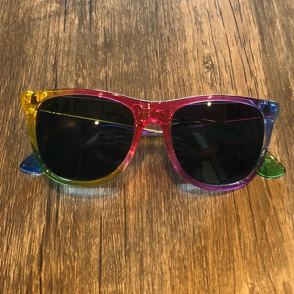 NWOT PINK Victoria’s Secret Rainbow Sunglasses